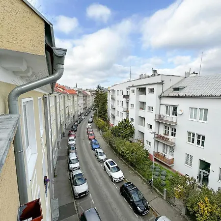 S Velkou Terasou A Balkonom V Centre Mesta! * ブラチスラヴァ