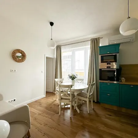 Lägenhet S Velkou Terasou A Balkonom V Centre Mesta! *