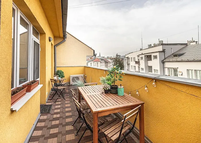 Appartamento S Velkou Terasou A Balkonom V Centre Mesta! *
