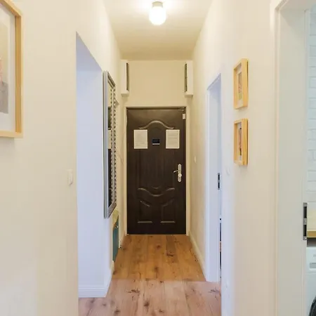 S Velkou Terasou A Balkonom V Centre Mesta! Διαμέρισμα Μπρατισλάβα